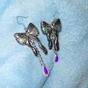 Elegant Silver and Purple Bow Earrings